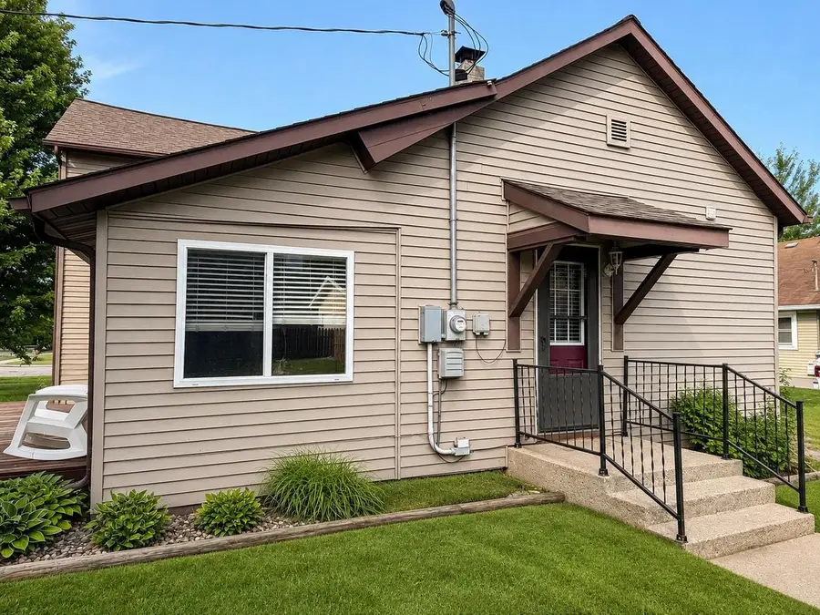 602 Mansion Street, Mauston, WI 53948 - #3