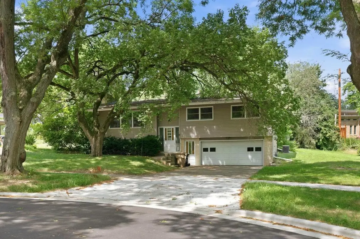6 Barron Court, Madison, WI 53705 - #1