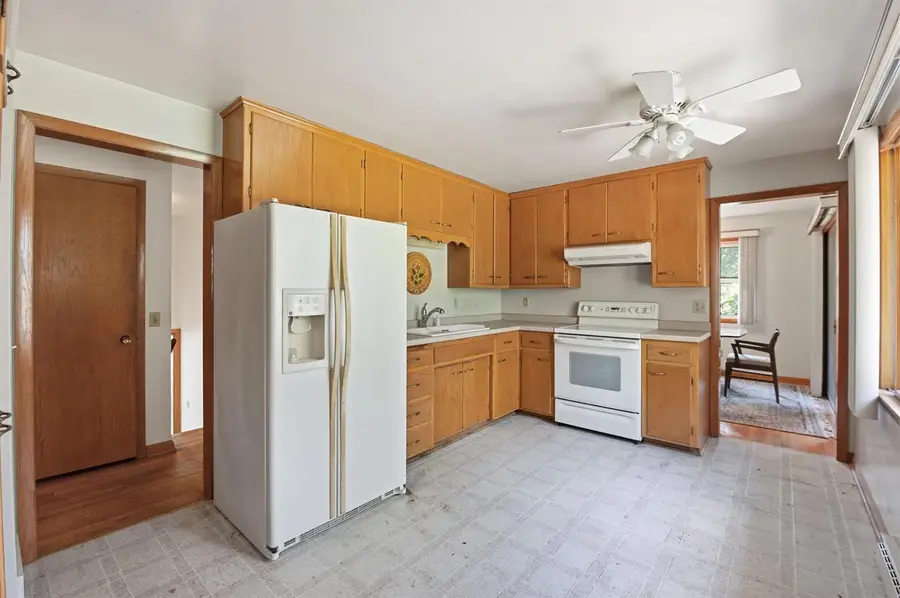 6 Barron Court, Madison, WI 53705 - #3