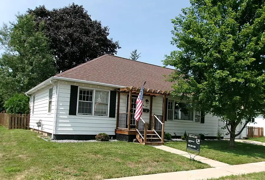 106 S Main Street, Dodgeville, WI 53533 - #3