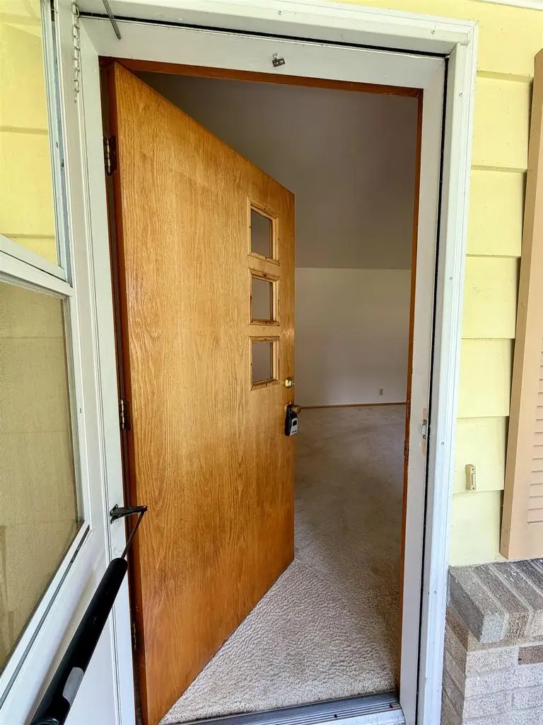2122 N Hawthorne Park Drive, Janesville, WI 53545 - #3