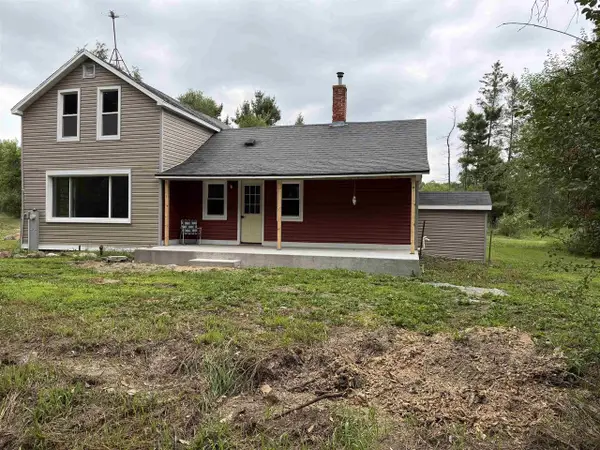 196 Edgewood Dr Road, Oxford, WI 53952