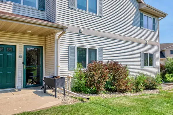 136 Alpine Meadows Court, Oregon, WI 53575