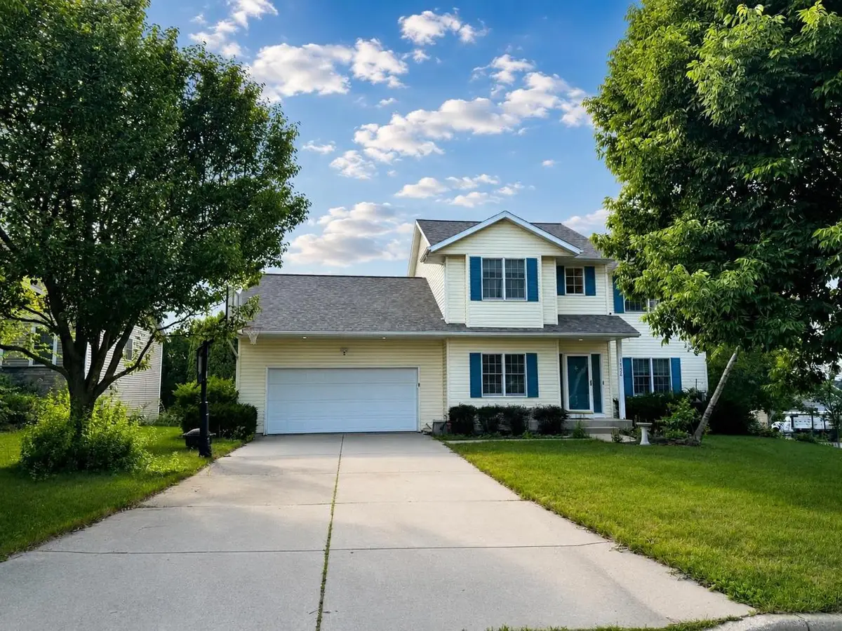 1398 Overlook Pass, Sun Prairie, WI 53590 - #1