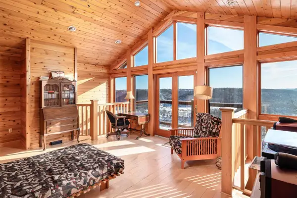 29001 Skyview Lane, Wauzeka, WI 53826