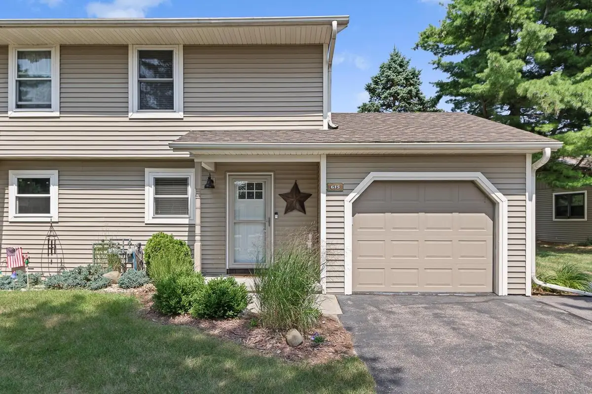 615 Saddle Ridge, Portage, WI 53901 - #1