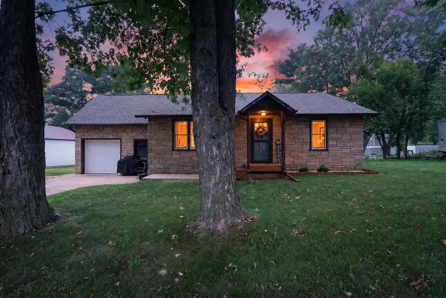 143 N 5th Street, Evansville, WI 53536 - #3