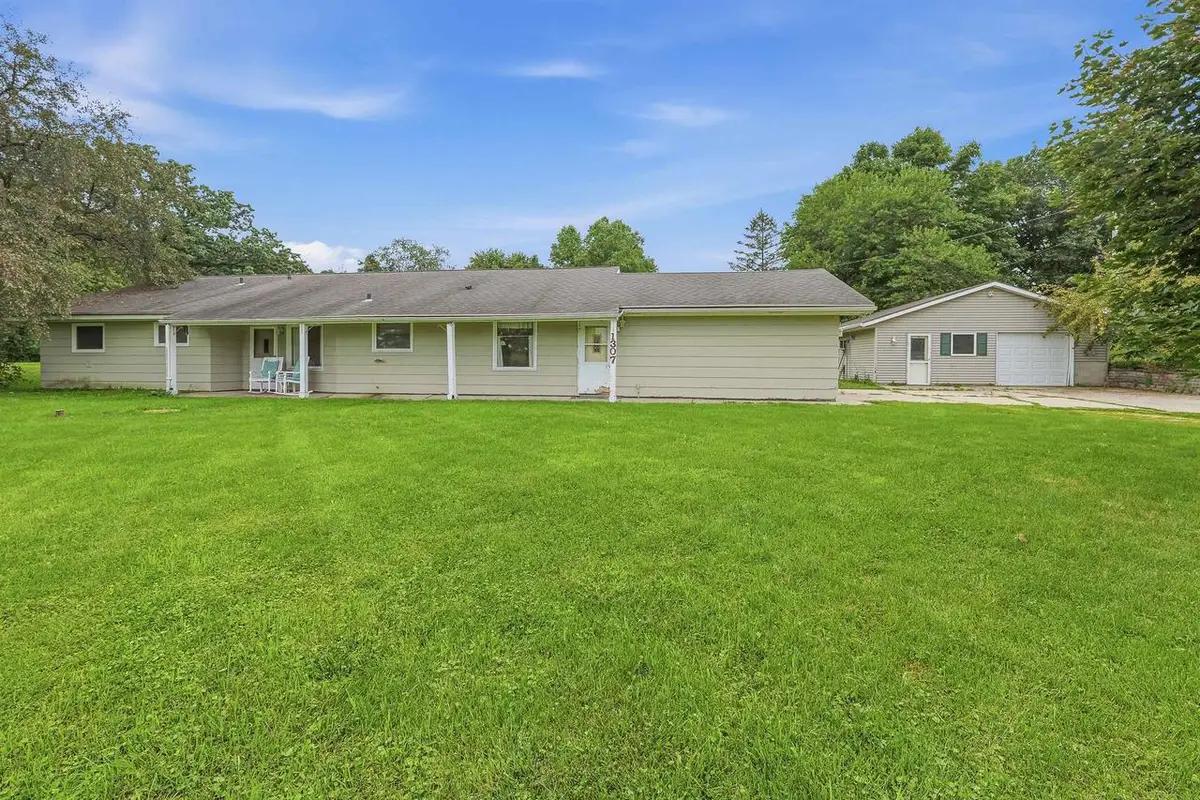 1307 E Lake Street, Horicon, WI 53032 - #1