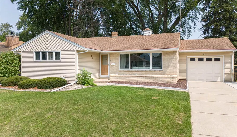 816 N Randall Avenue, Janesville, WI 53545 - #2
