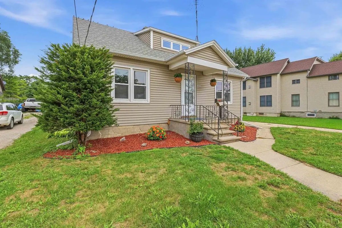 122 E Davis Street, Beaver Dam, WI 53916 - #1