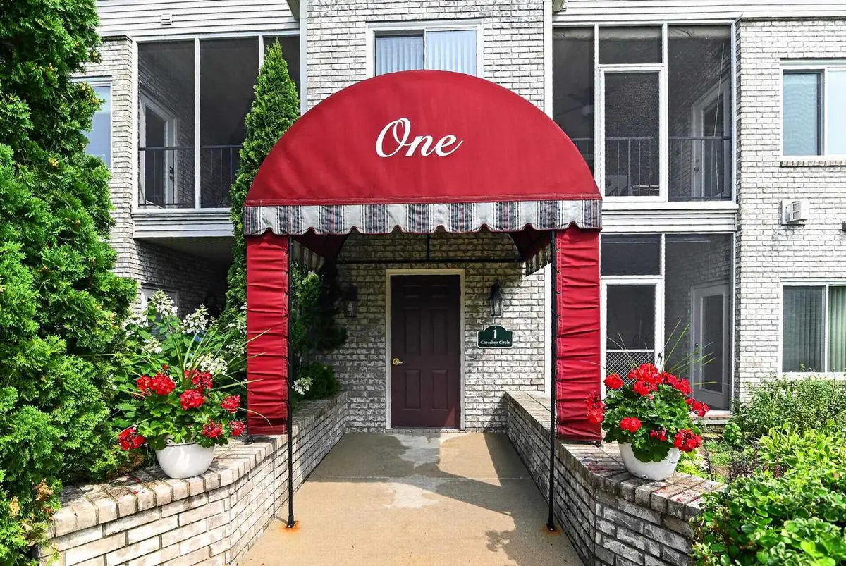 1 Cherokee Circle #102, Madison, WI 53704 - #1