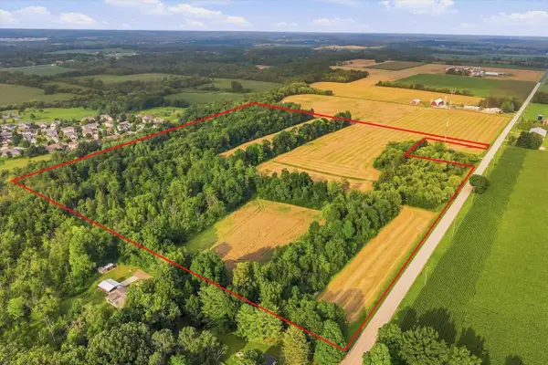 2322 Rusco Drive, West Bend, WI 53095
