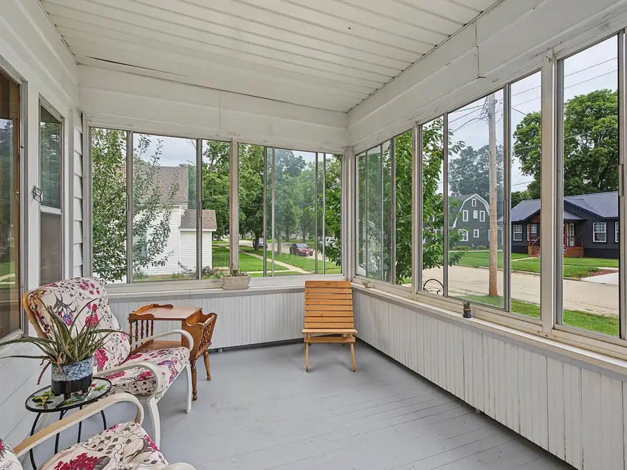 807 E 3rd Avenue, Brodhead, WI 53520 - #2