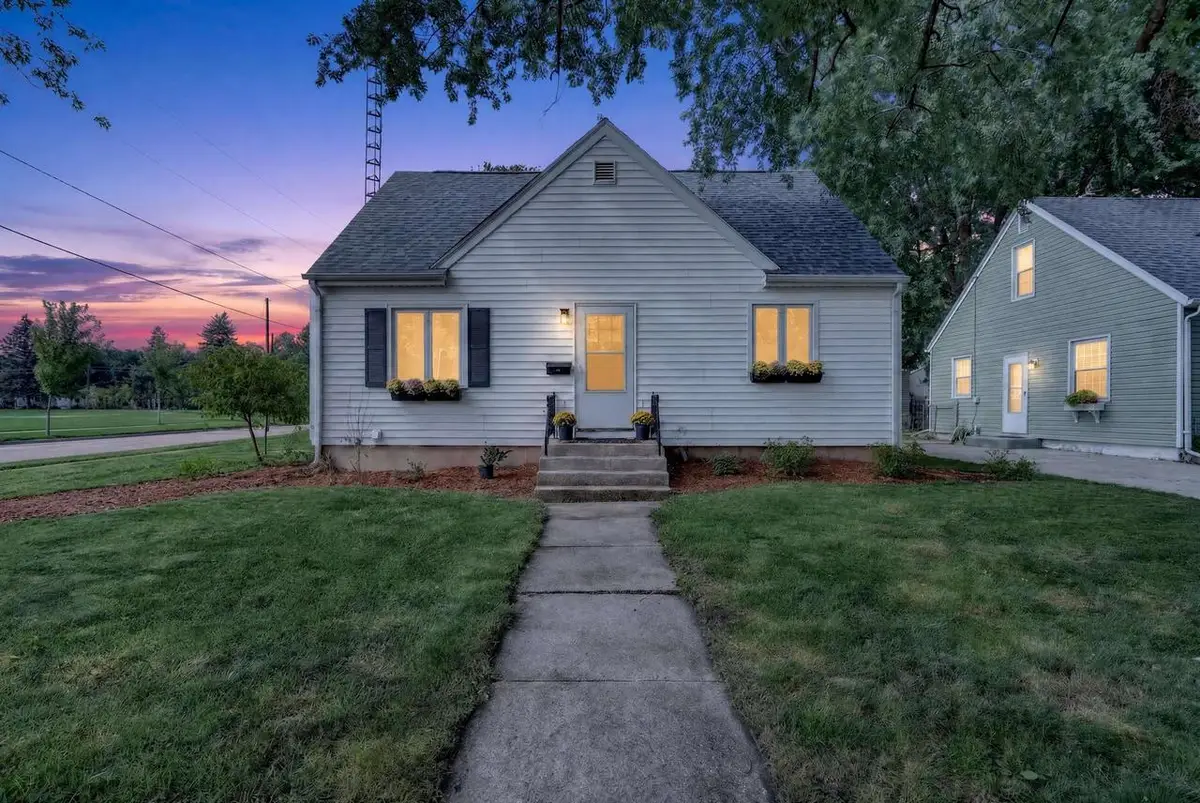 1524 Greenview Avenue, Janesville, WI 53548 - #1