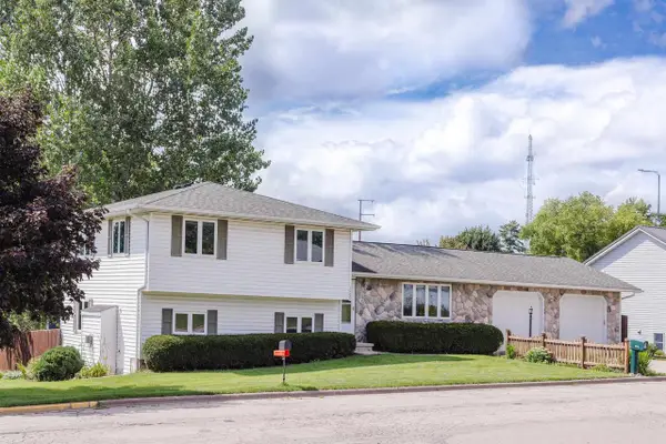 1100 N Johns Street, Dodgeville, WI 53533