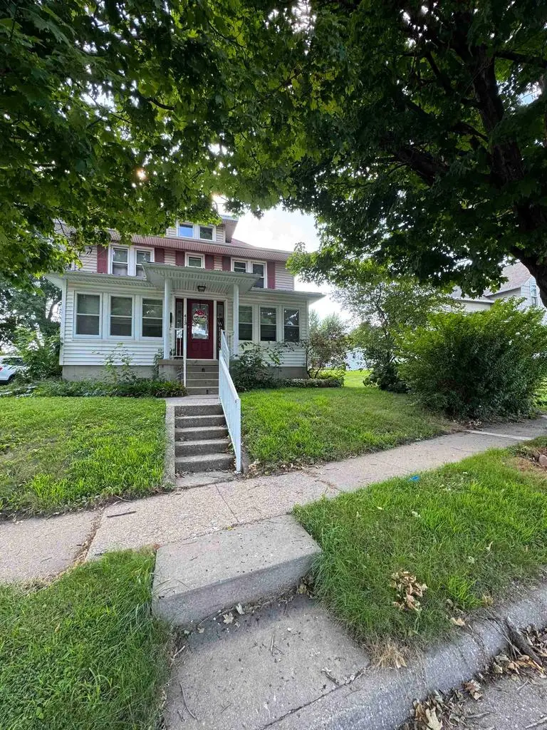 413 S Tyler Street, Lancaster, WI 53813 - #3