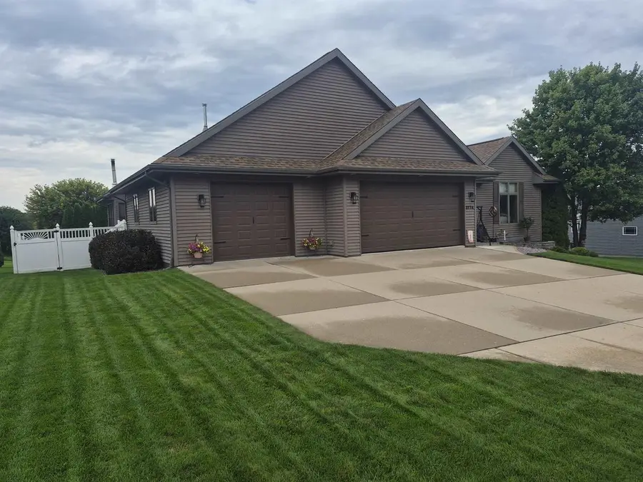 3774 Red Stone Drive, Janesville, WI 53548 - #3