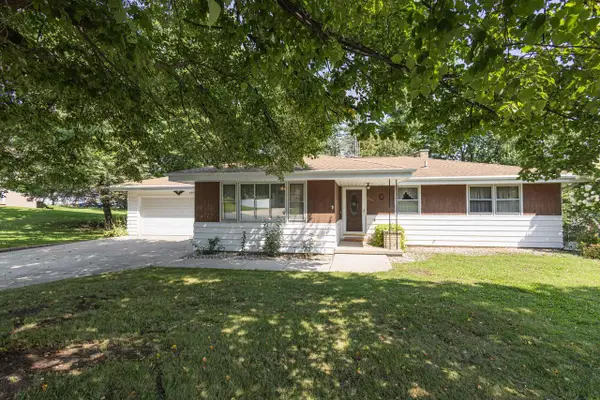 204 E Pleasant Street, South Wayne, WI 53587