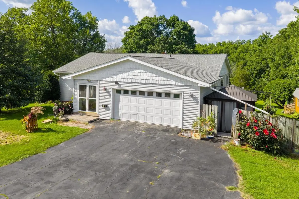 7 Parkwood Drive, Lancaster, WI 53813 - #1
