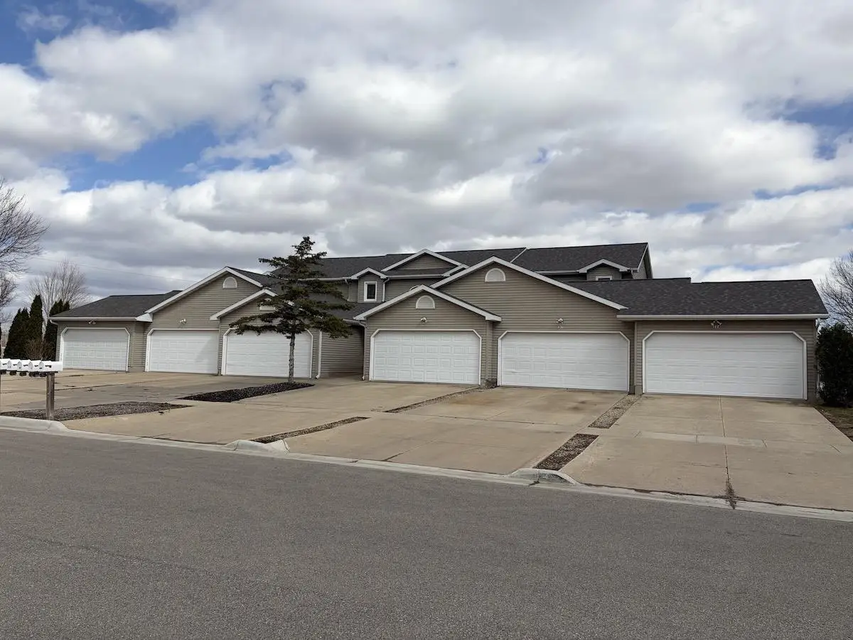 517-527 Trailside Drive, Deforest, WI 53532 - #1