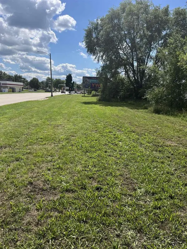 610 W Centerway, Janesville, WI 53548
