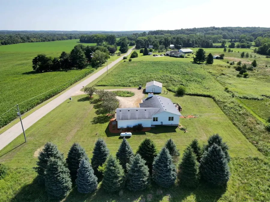 W2579 Zurfluh Road, Albany, WI 53502 - #2