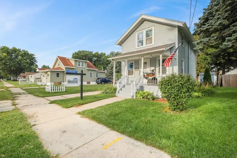 457 N Walnut Street, Janesville, WI 53548 - #2