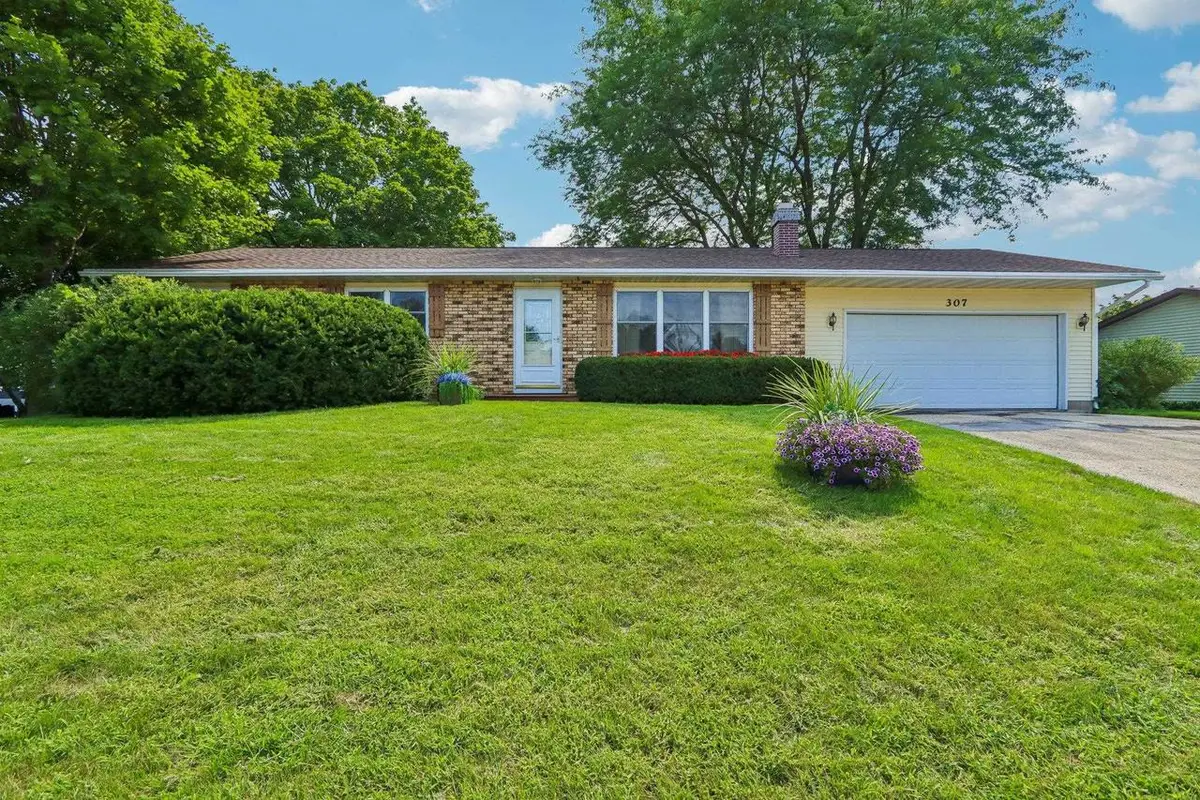 307 Meadowlark Circle, Deerfield, WI 53531 - #1