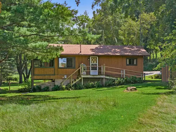 S1117 Hopi Court, La Valle, WI 53941