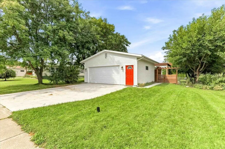 430 Red Spruce Avenue, Baraboo, WI 53913 - #2