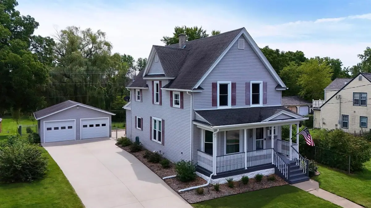 519 N Main Street, Fall River, WI 53932 - #1