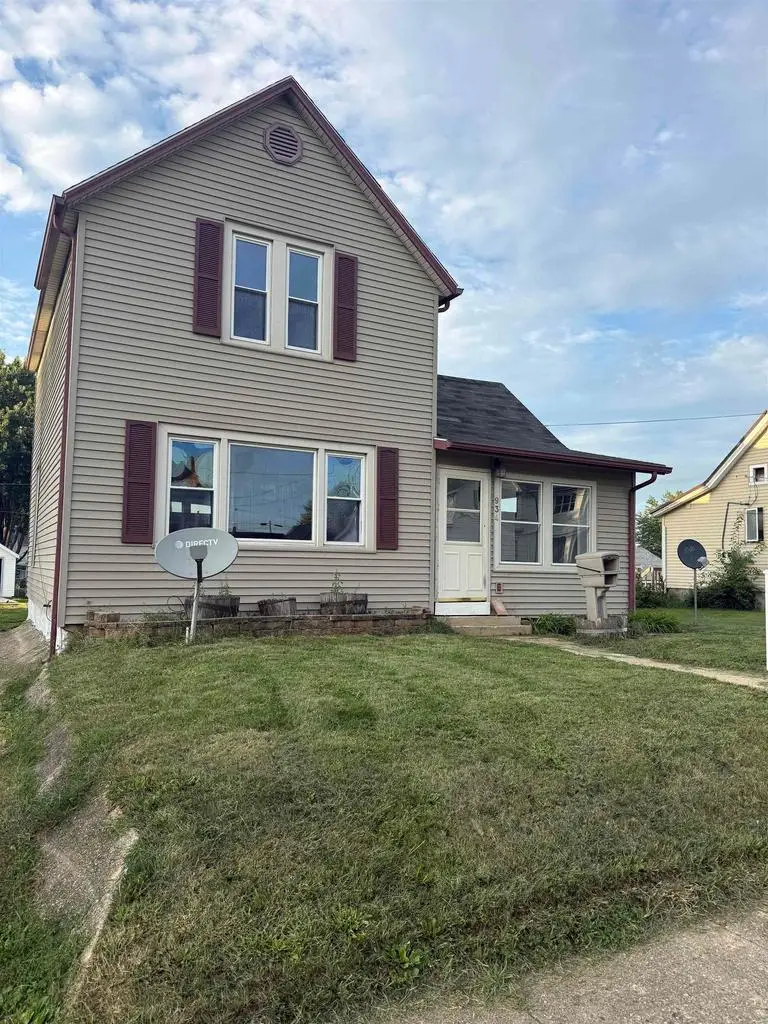 934 E Garden Street, Freeport, IL 61032 - #2