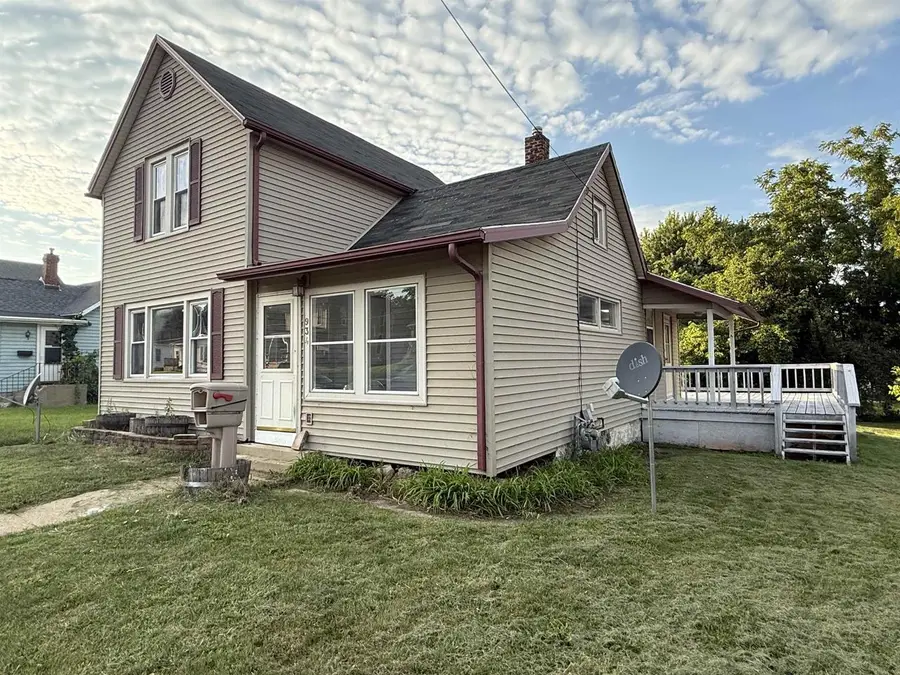 934 E Garden Street, Freeport, IL 61032 - #3