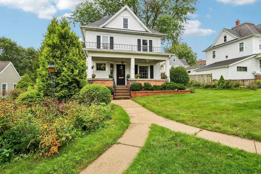 313 S 2nd Street, Mount Horeb, WI 53572 - #2