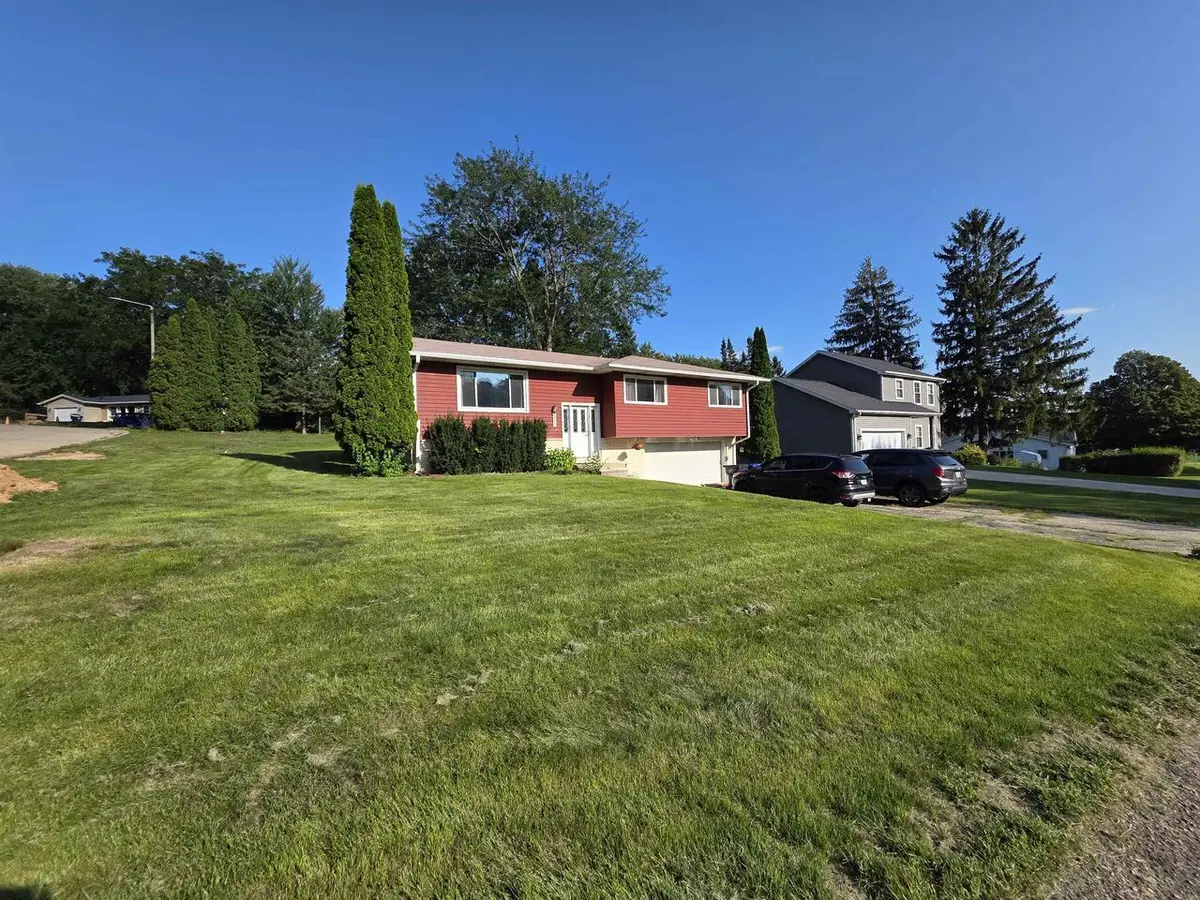 512 Central Avenue, Deerfield, WI 53531 - #1