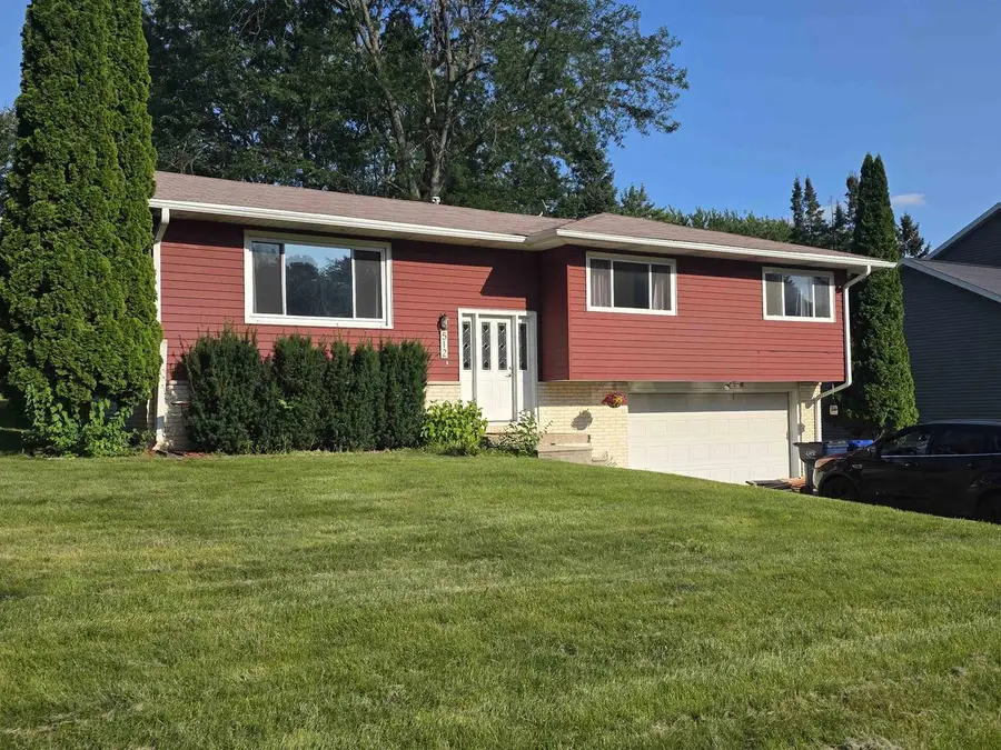 512 Central Avenue, Deerfield, WI 53531 - #2