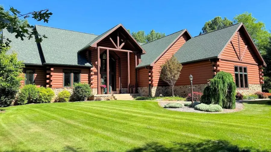N7743 Half Moon Bay Drive, New Lisbon, WI 53950 - #2