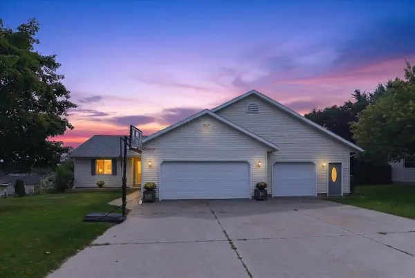 423 Sunset Drive, Poynette, WI 53955