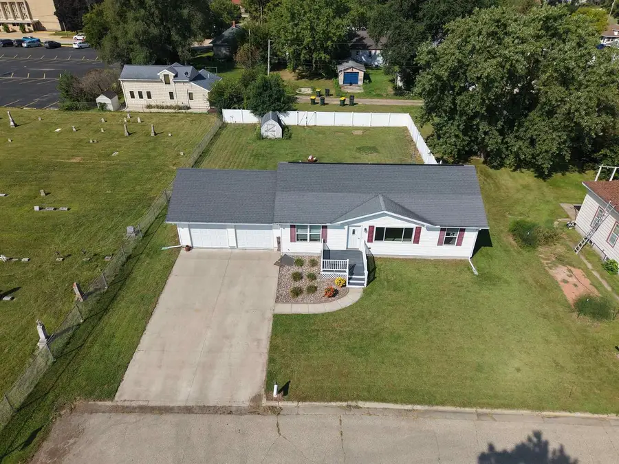 603 N Wacouta Avenue, Prairie Du Chien, WI 53821 - #2
