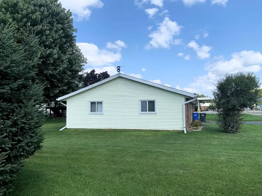 100A-100B Tower Drive, Columbus, WI 53925 - #3