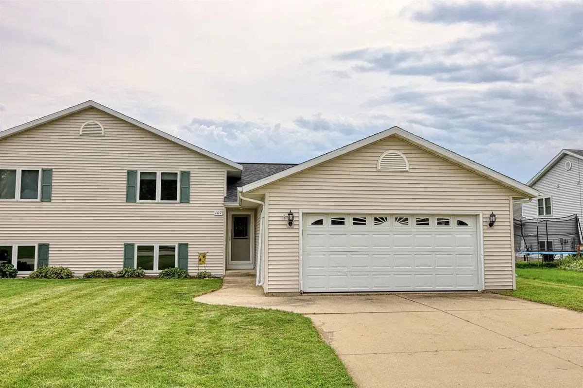 107 Jennifer Lane, Fall River, WI 53932 - #1