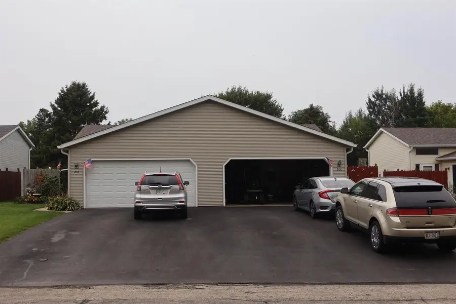 204-206 Eilbes Avenue, Beaver Dam, WI 53916 - #2