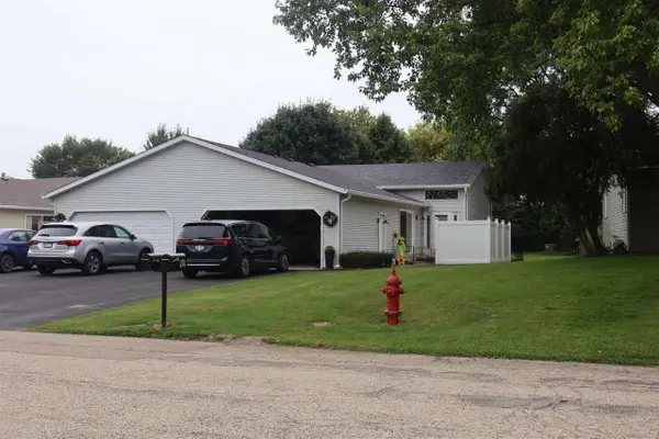 216 - 218 Eilbes Avenue, Beaver Dam, WI 53916