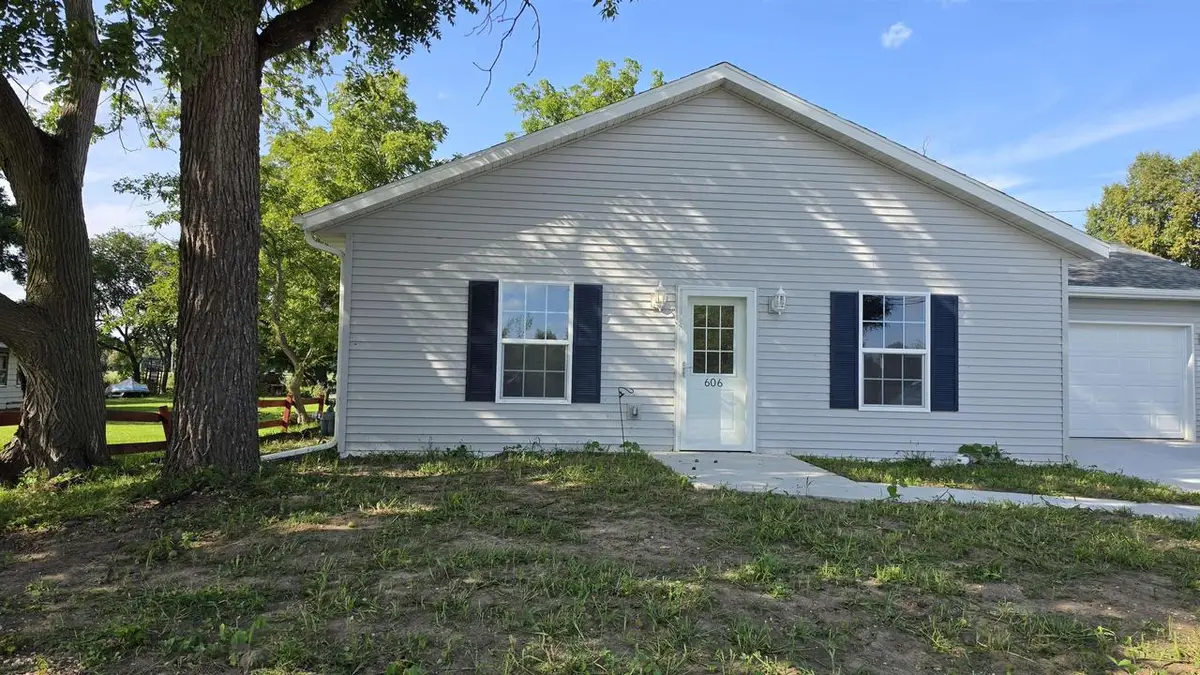 606 W Delavan Drive, Janesville, WI 53548 - #1
