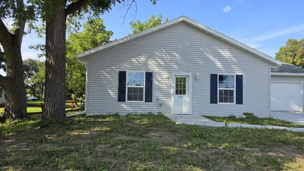 606 W Delavan Drive, Janesville, WI 53548