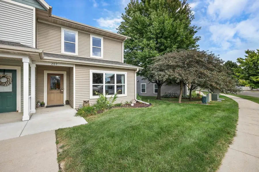 207 S Musket Ridge Drive, Sun Prairie, WI 53590 - #2