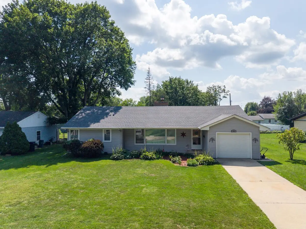 2003 Woodruff Boulevard, Janesville, WI 53546 - #1