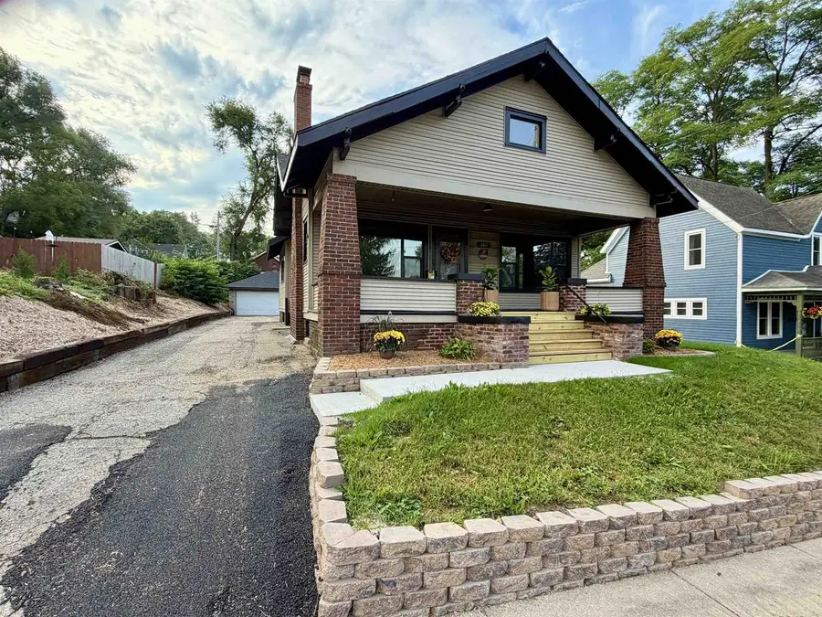 310 E Centerway, Janesville, WI 53545 - #2