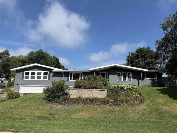 1717 Lakeview Drive, Tomah, WI 54660