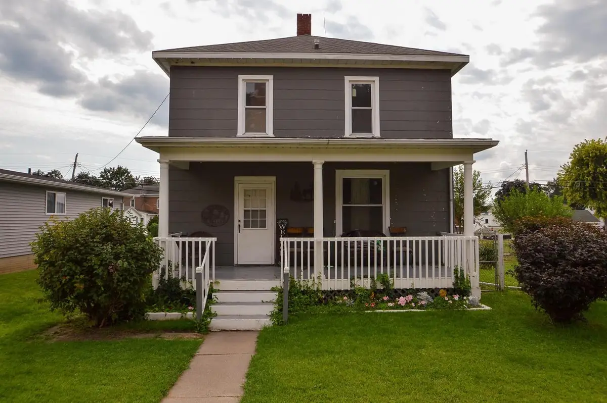 610 E Dewey Street, Cassville, WI 53806 - #1